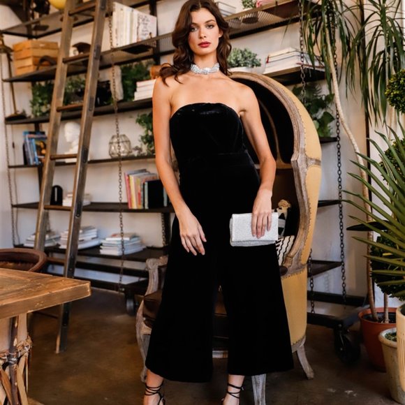 Velvet Off-The-Shoulder Front Buckle Belt Jumpsuit Black - Picture 3 of 6